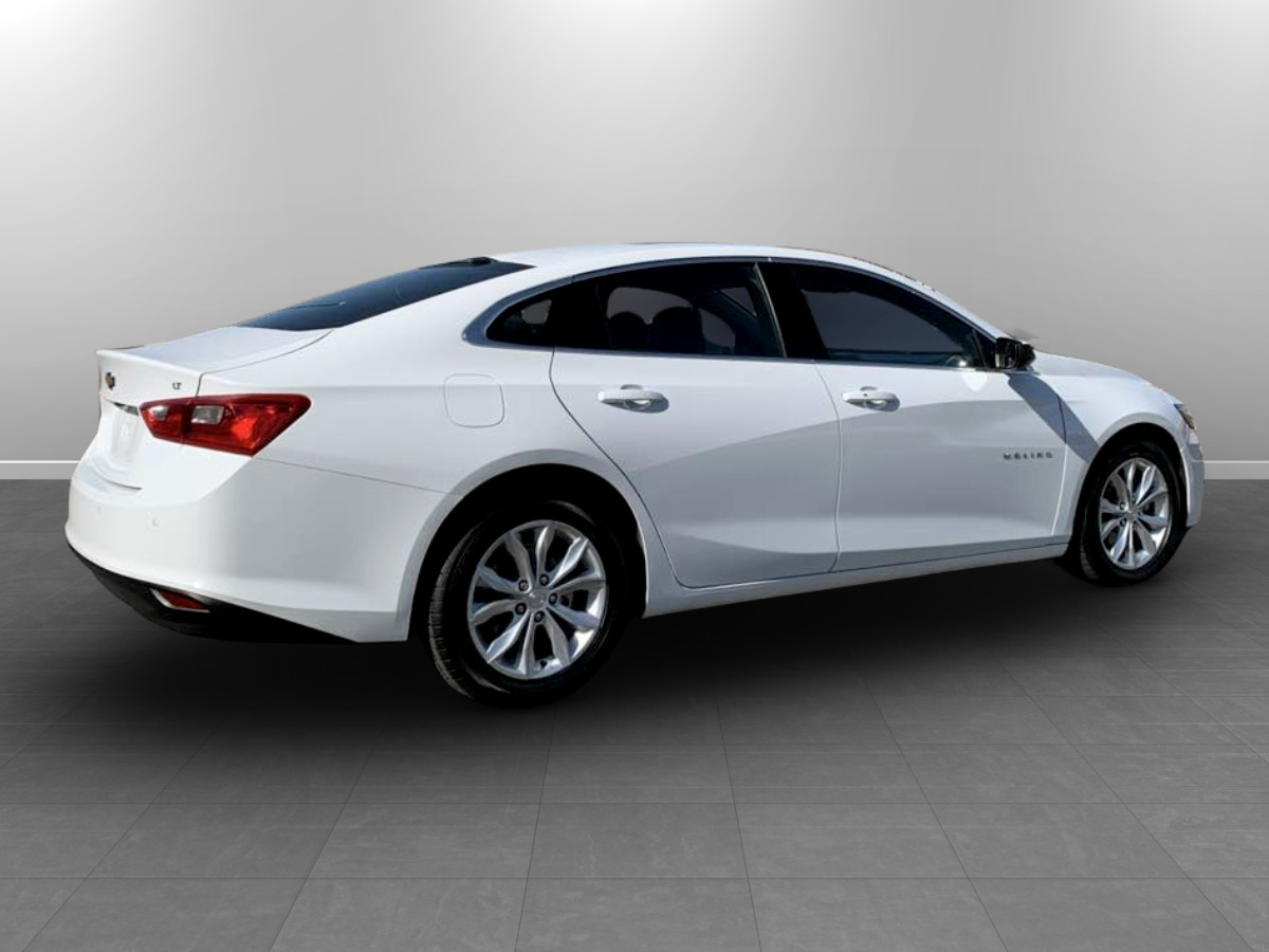 Photo 7 of this Chevrolet Malibu