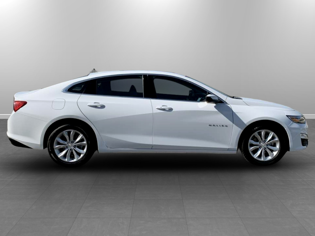 Photo 8 of this Chevrolet Malibu