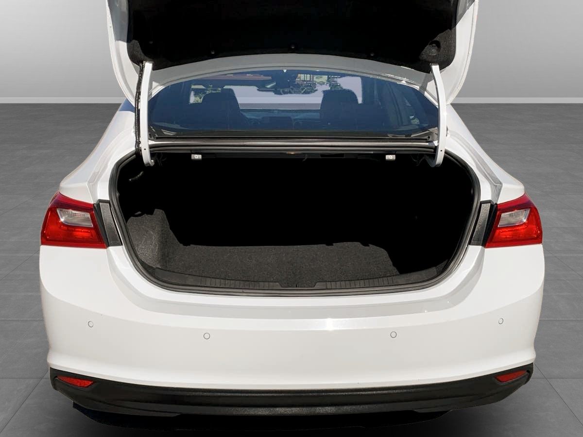 Photo 13 of this Chevrolet Malibu