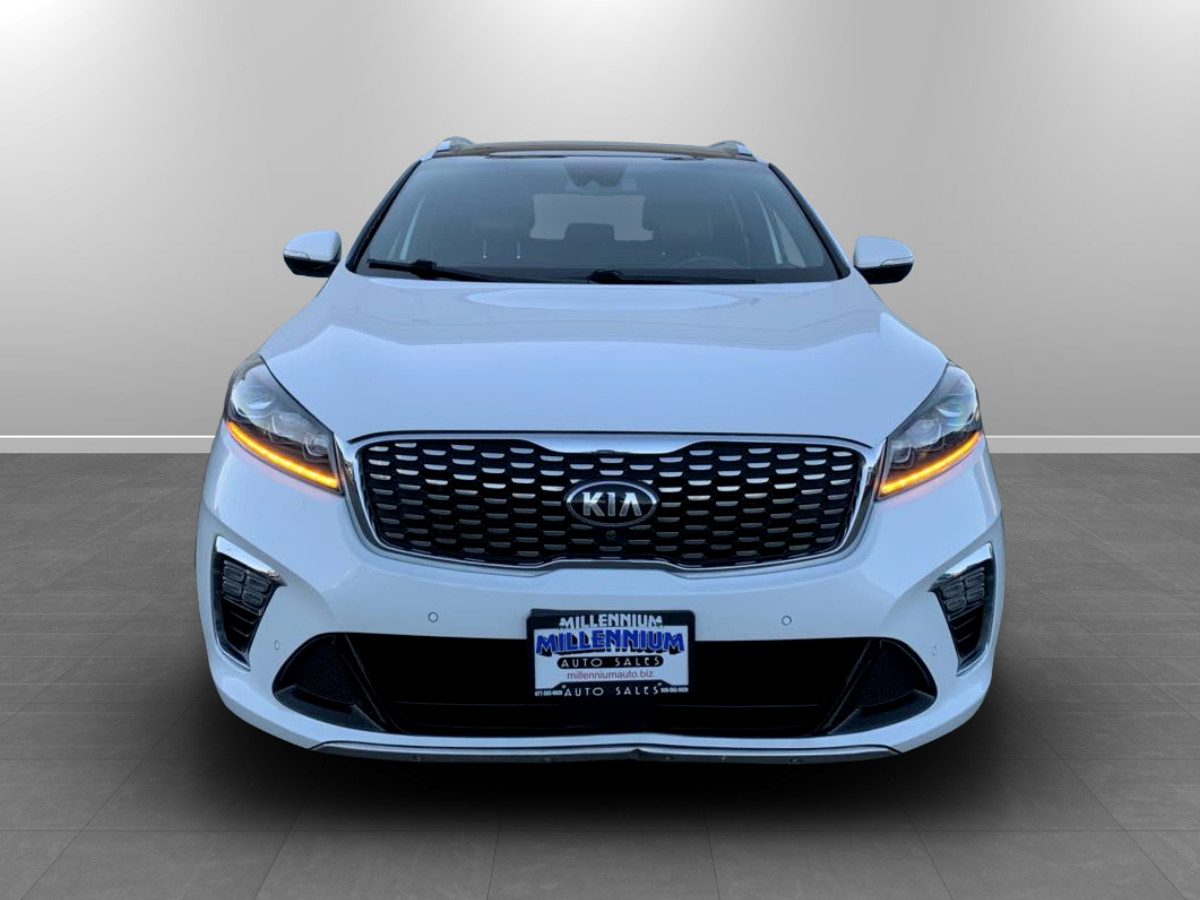 Photo 2 of this Kia Sorento