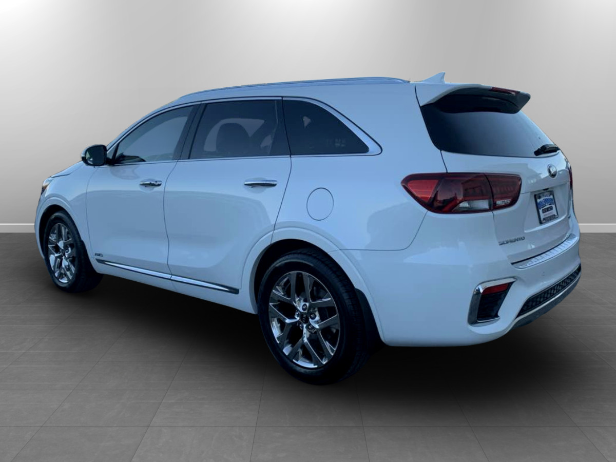 Photo 5 of this Kia Sorento