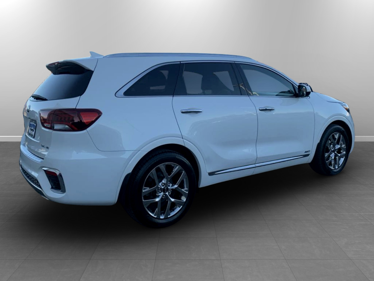 Photo 7 of this Kia Sorento