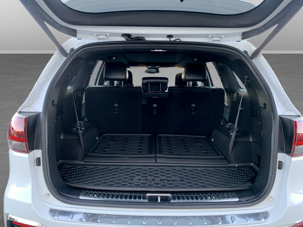 Photo 12 of this Kia Sorento