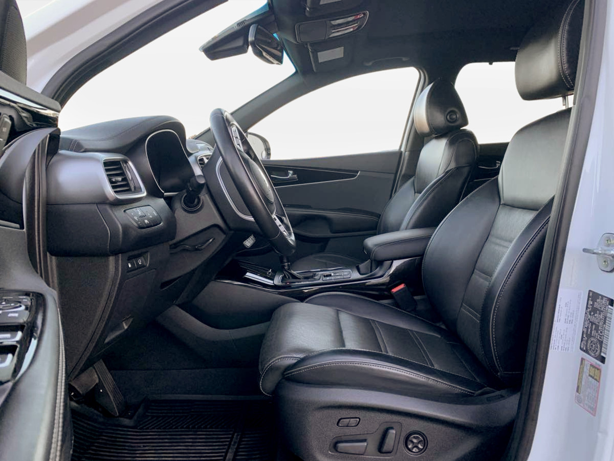 Photo 15 of this Kia Sorento