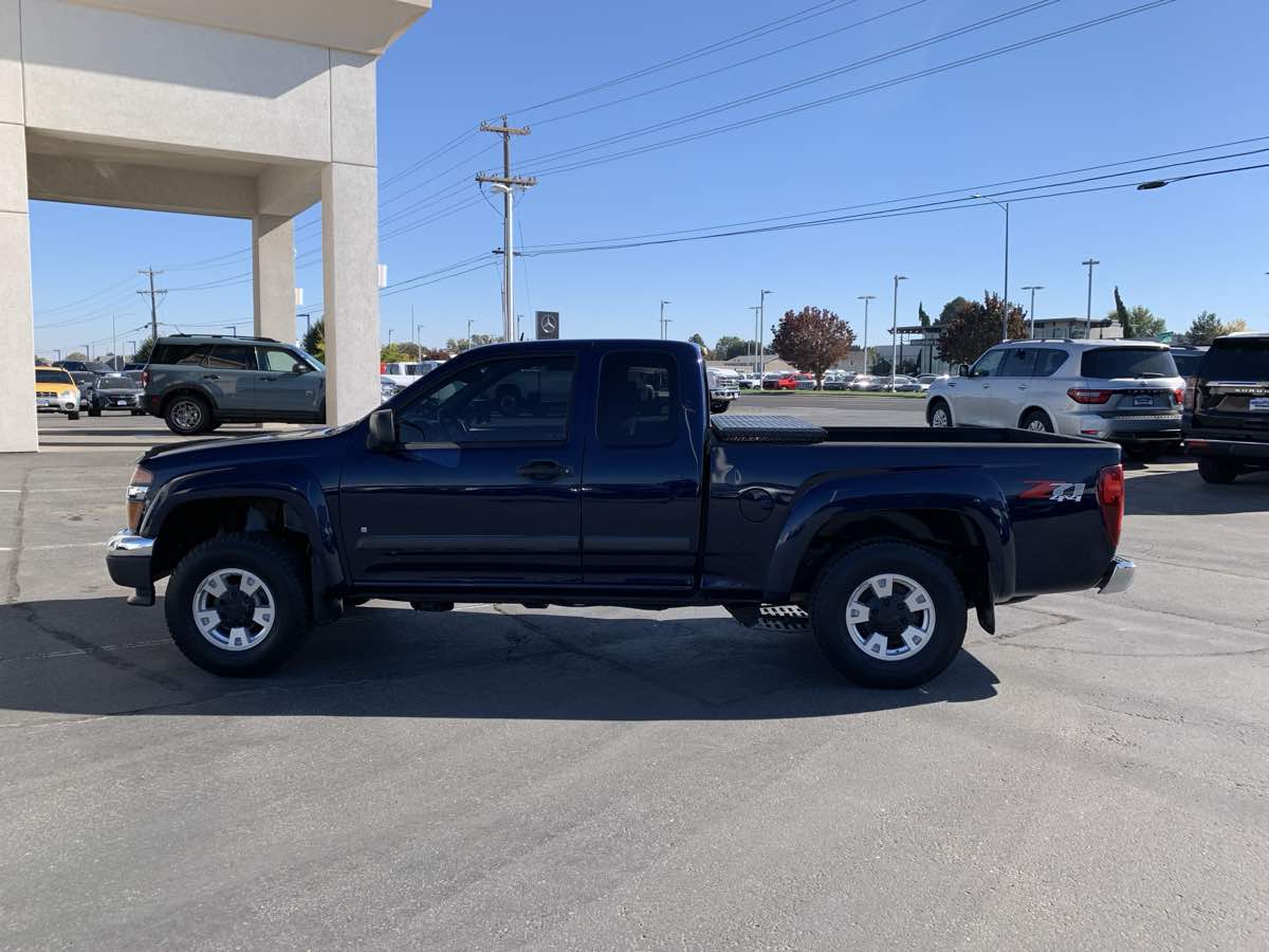 Photo 4 of this Chevrolet Colorado