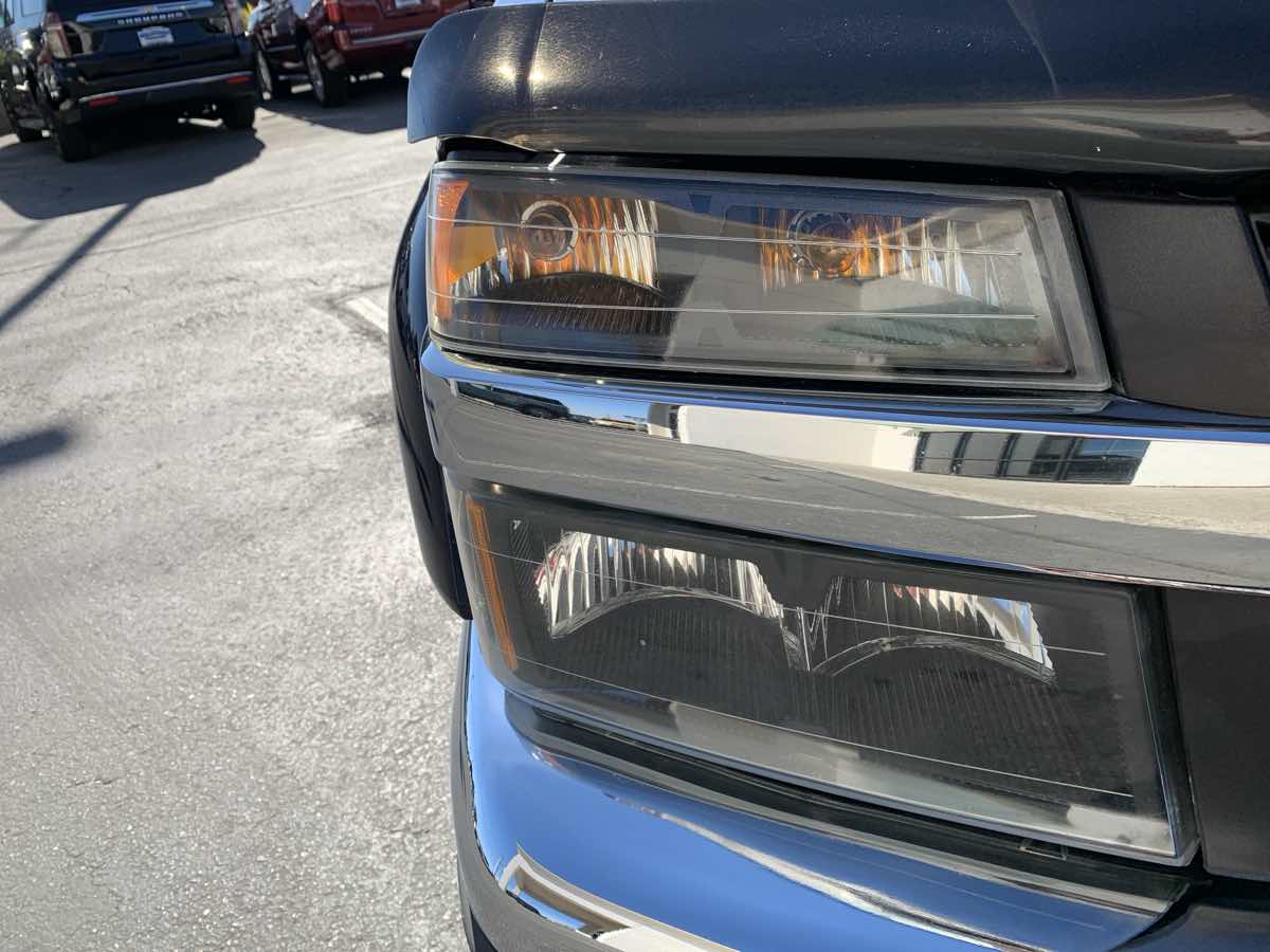 Photo 9 of this Chevrolet Colorado