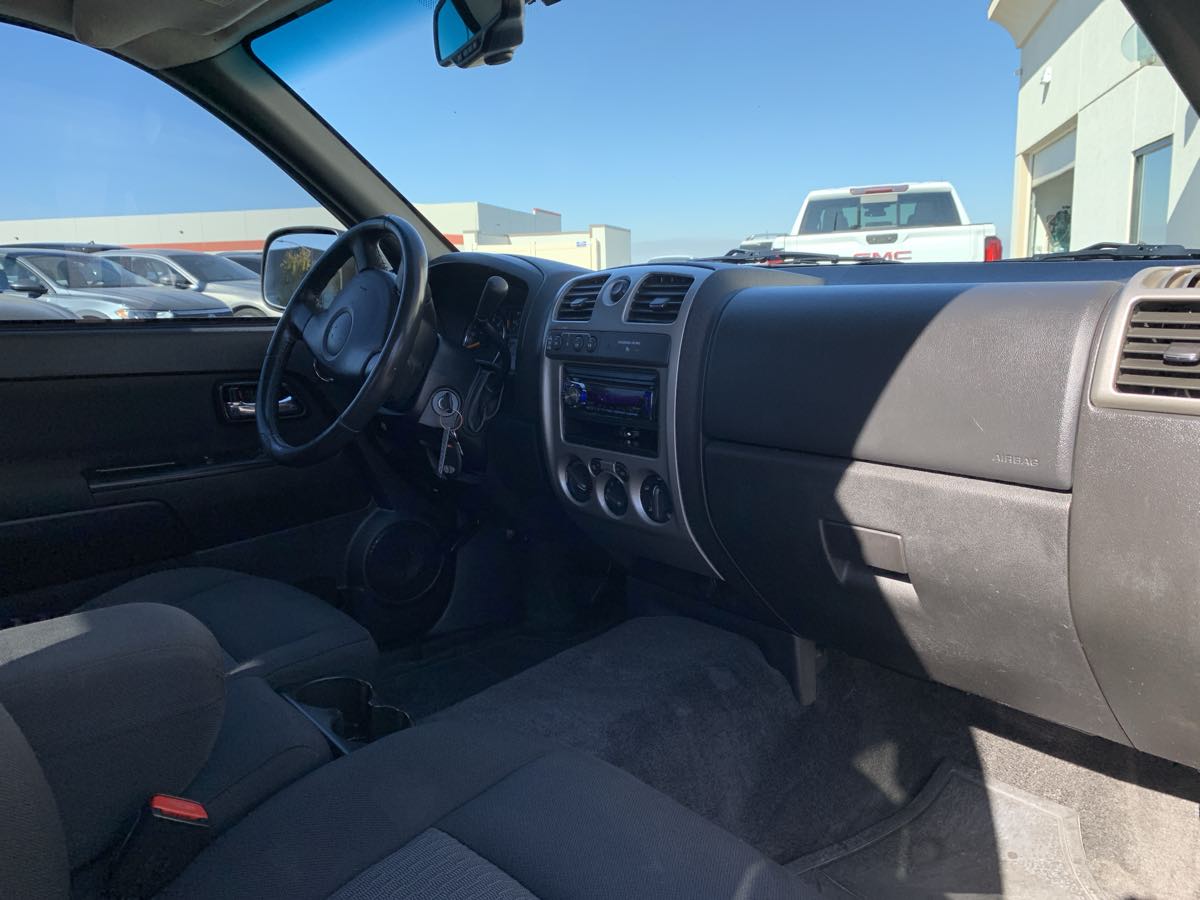 Photo 20 of this Chevrolet Colorado