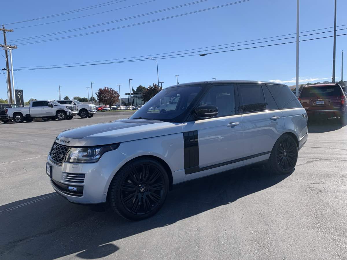 Photo 3 of this Land Rover Range Rover