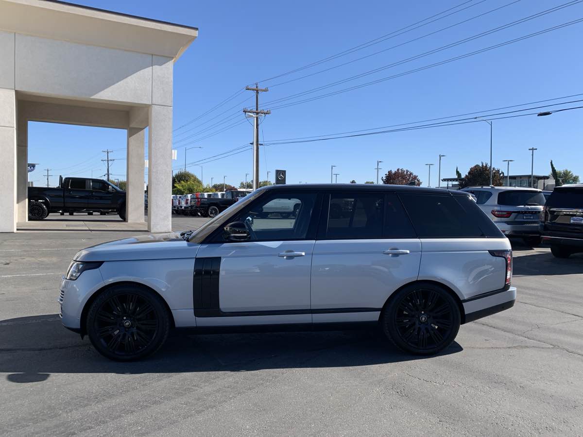 Photo 4 of this Land Rover Range Rover