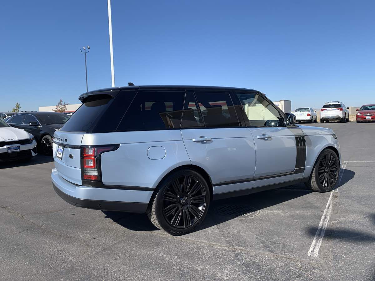 Photo 7 of this Land Rover Range Rover