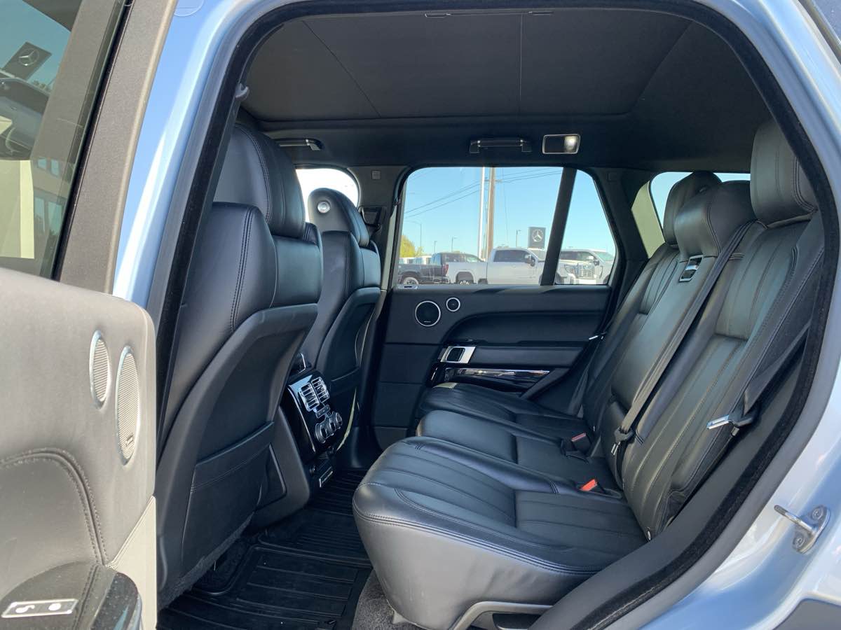 Photo 17 of this Land Rover Range Rover