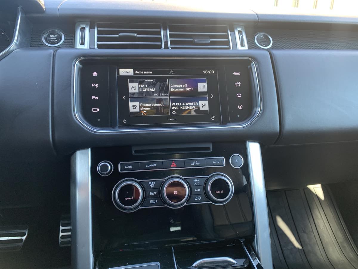 Photo 30 of this Land Rover Range Rover