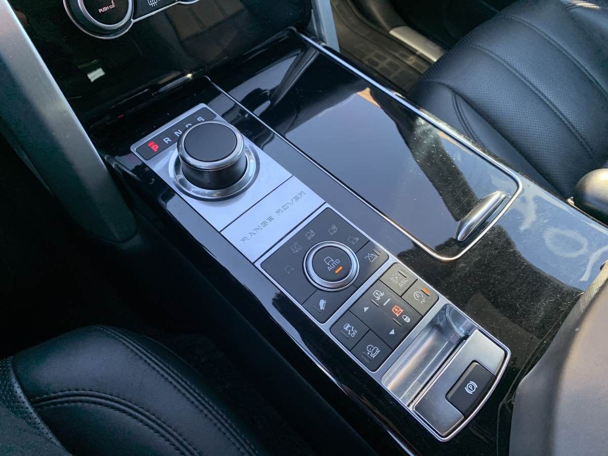 Photo 34 of this Land Rover Range Rover