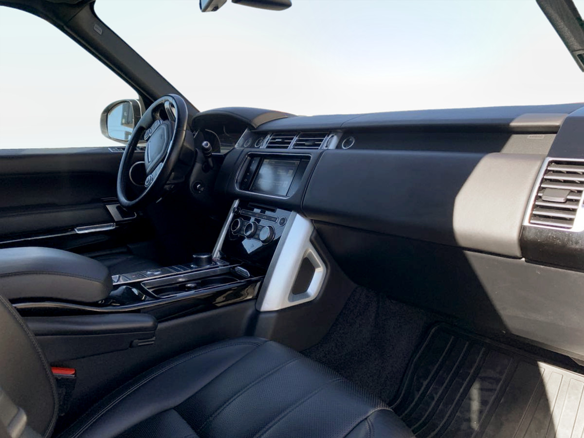 Photo 21 of this Land Rover Range Rover