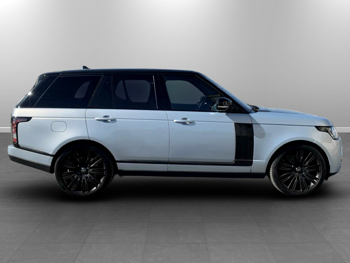 Photo 8 of this Land Rover Range Rover