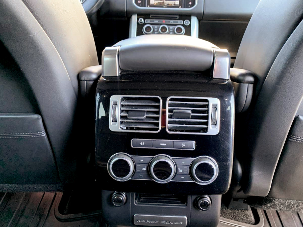 Photo 19 of this Land Rover Range Rover