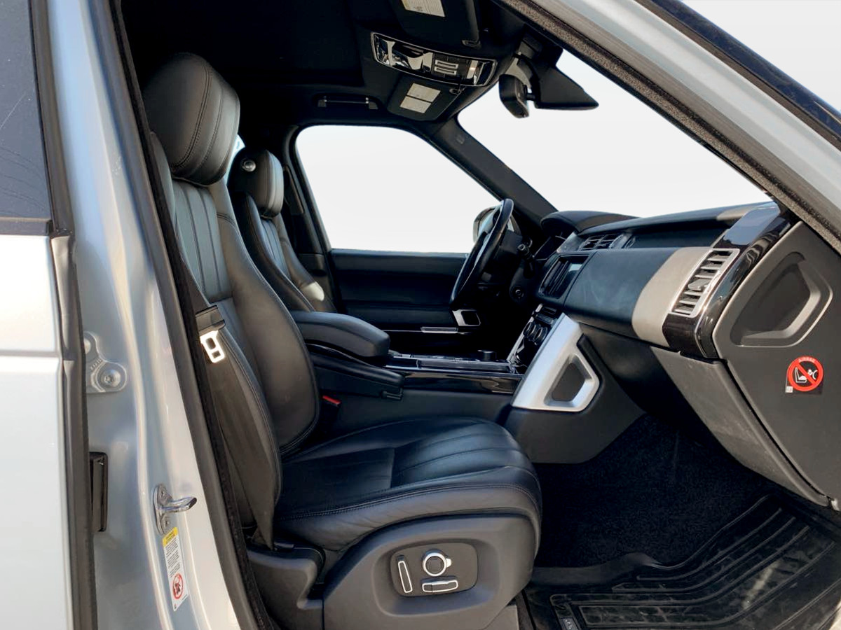 Photo 20 of this Land Rover Range Rover