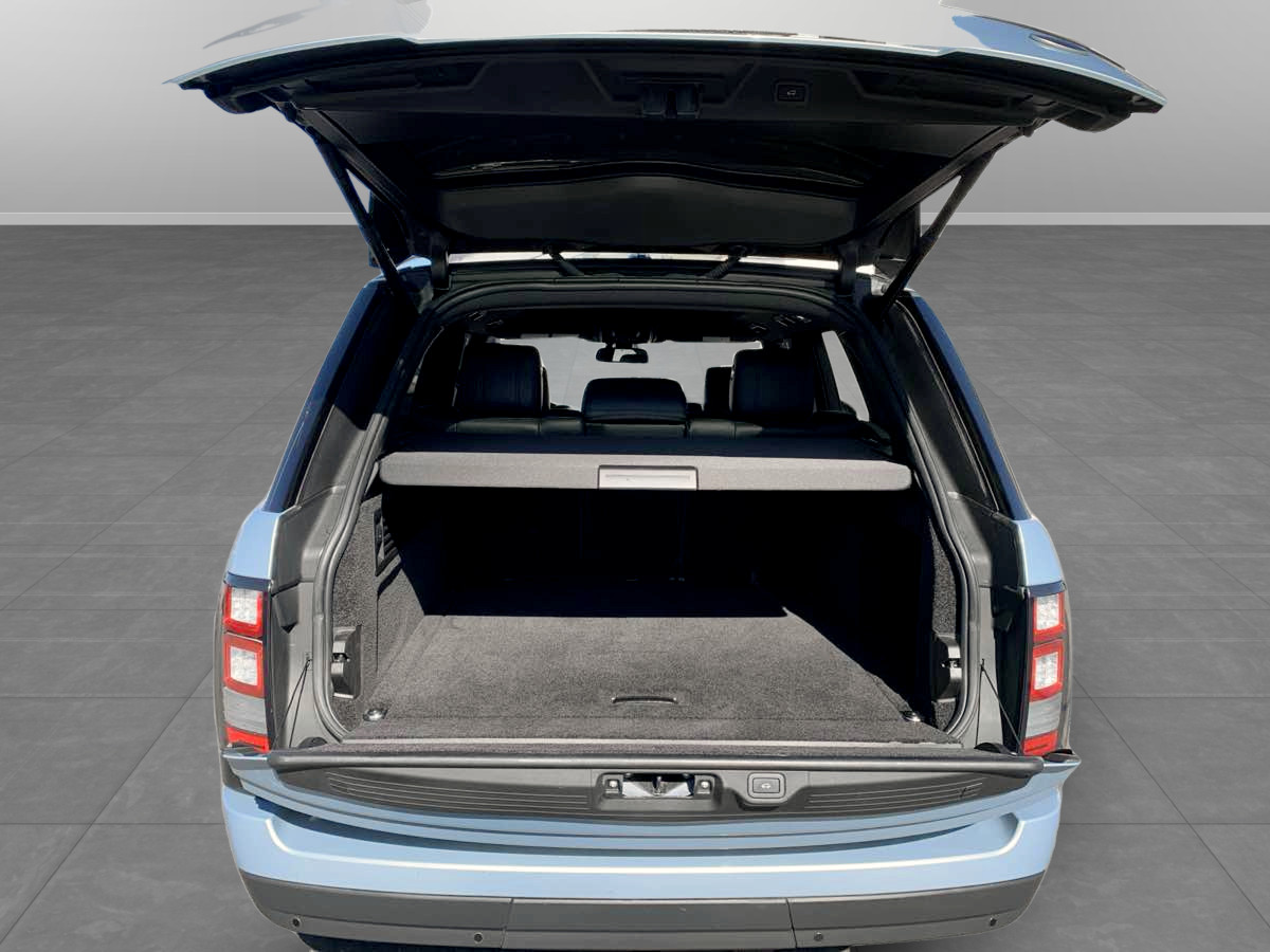 Photo 13 of this Land Rover Range Rover