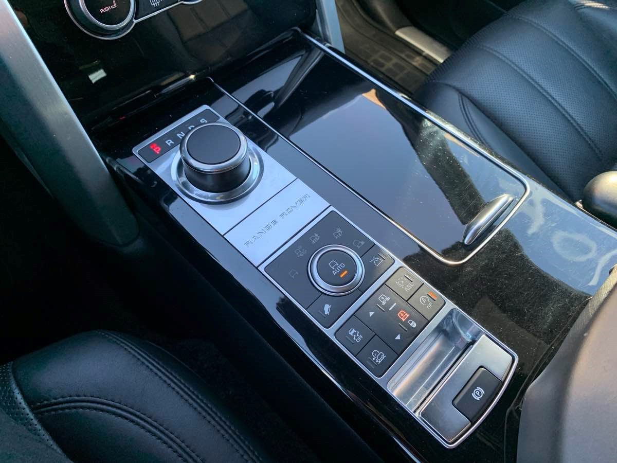 Photo 34 of this Land Rover Range Rover