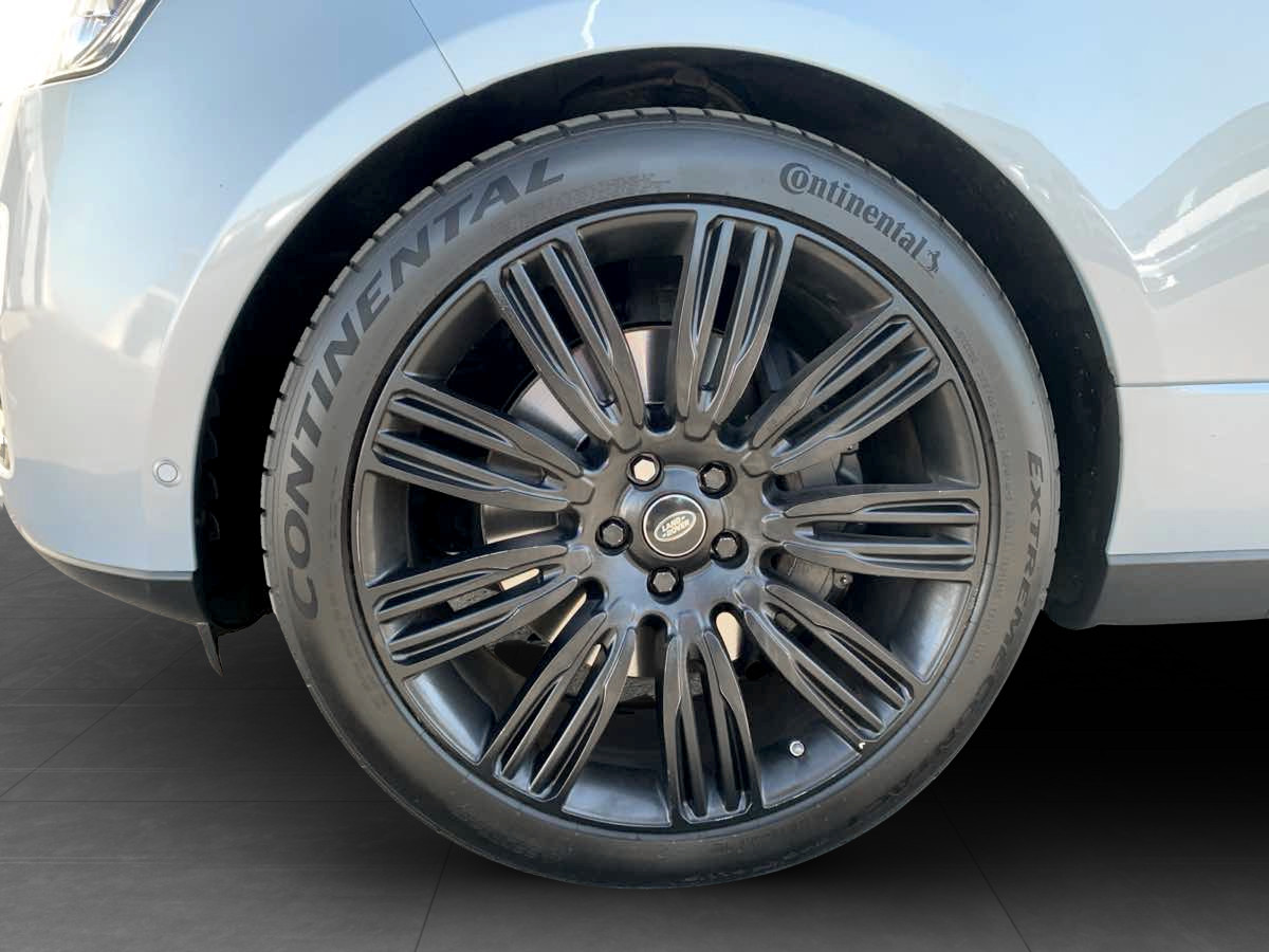 Photo 11 of this Land Rover Range Rover
