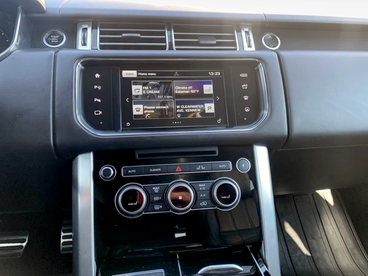 Photo 30 of this Land Rover Range Rover