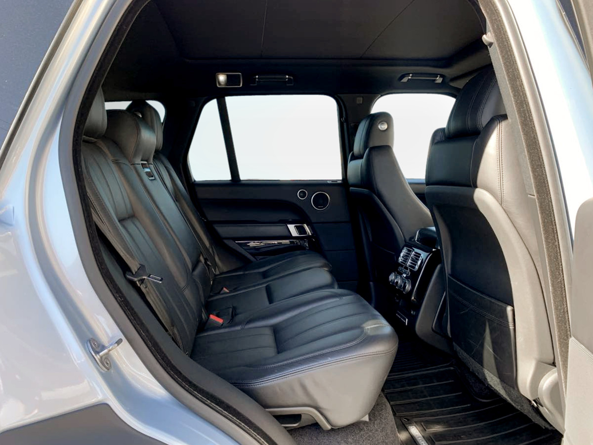 Photo 18 of this Land Rover Range Rover