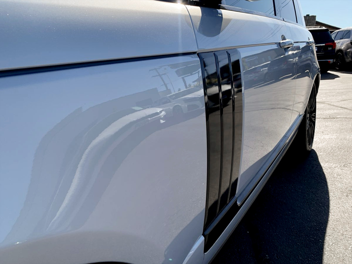 Photo 12 of this Land Rover Range Rover