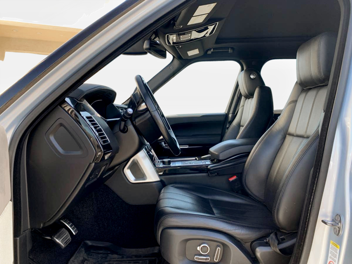 Photo 16 of this Land Rover Range Rover