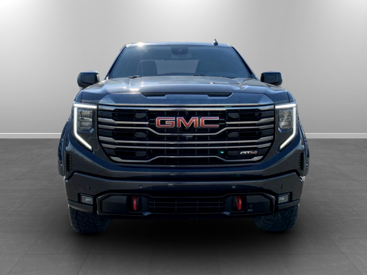 Photo 2 of this GMC Sierra 1500