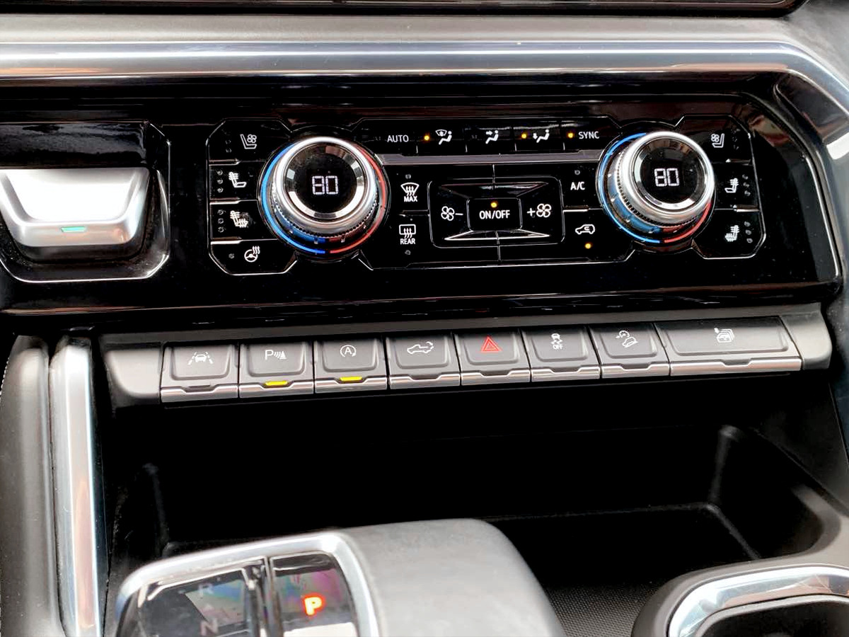 Photo 33 of this GMC Sierra 1500