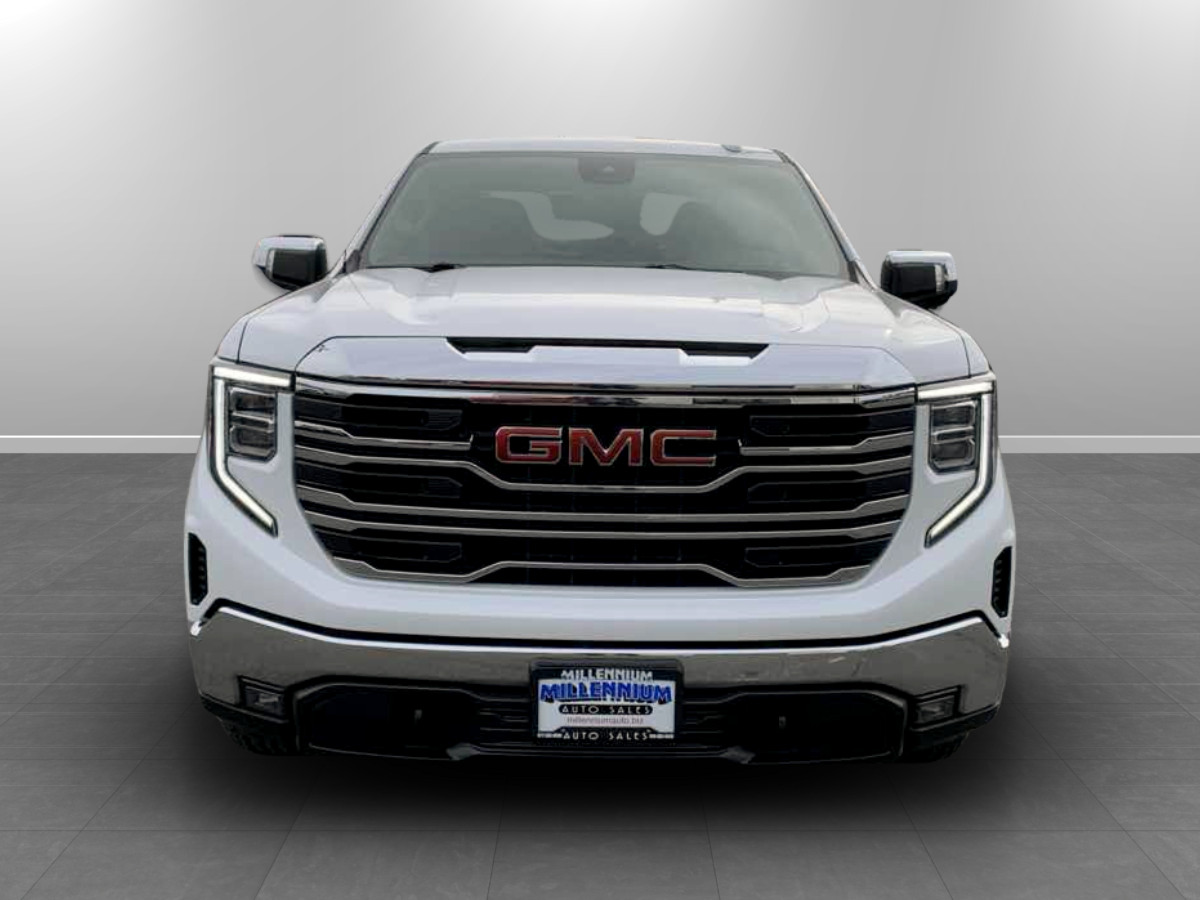 Photo 2 of this GMC Sierra 1500