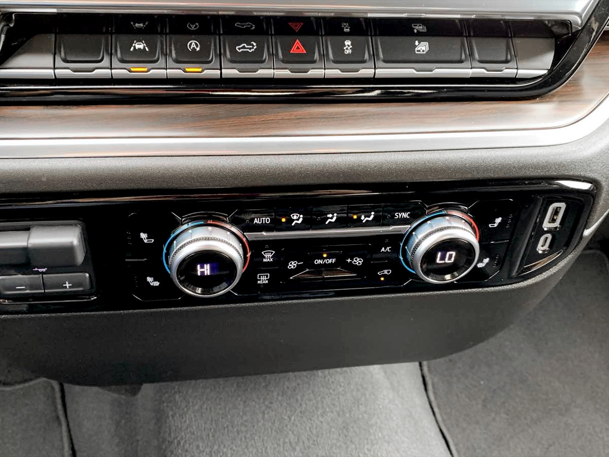 Photo 28 of this GMC Sierra 1500