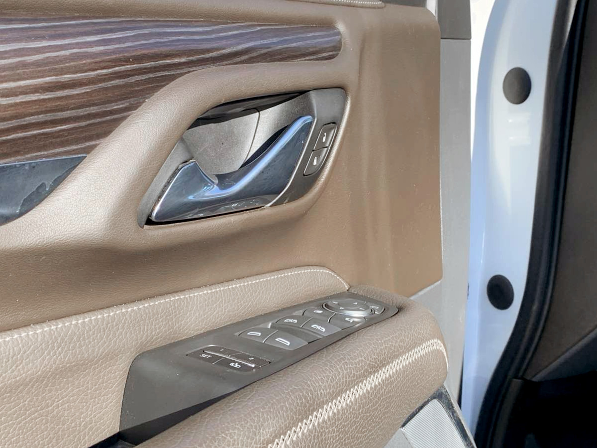 Photo 15 of this GMC Yukon