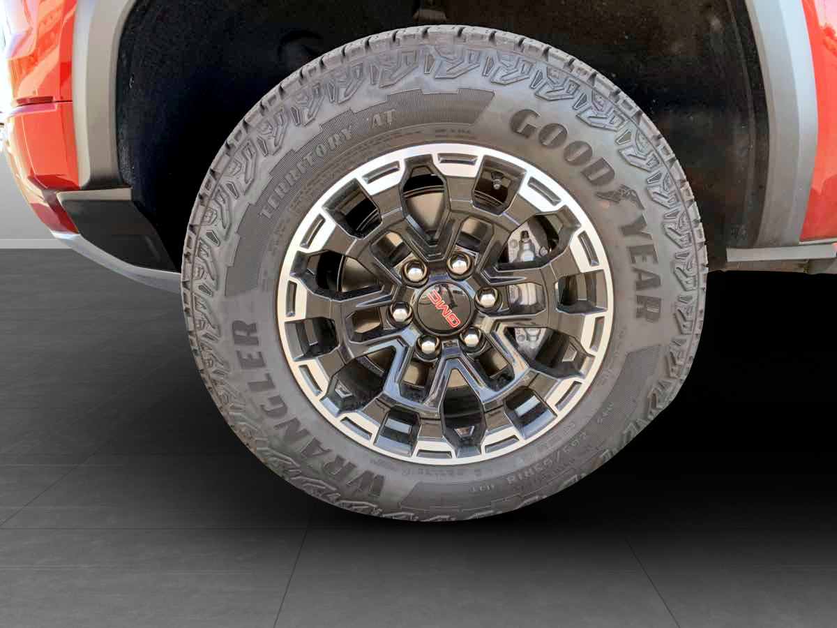 Photo 11 of this GMC Canyon