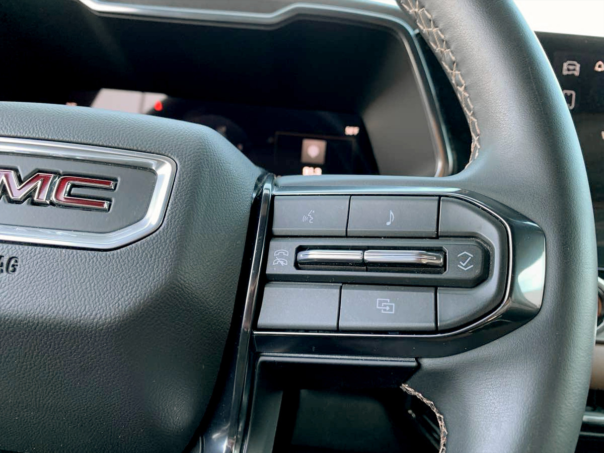 Photo 24 of this GMC Canyon