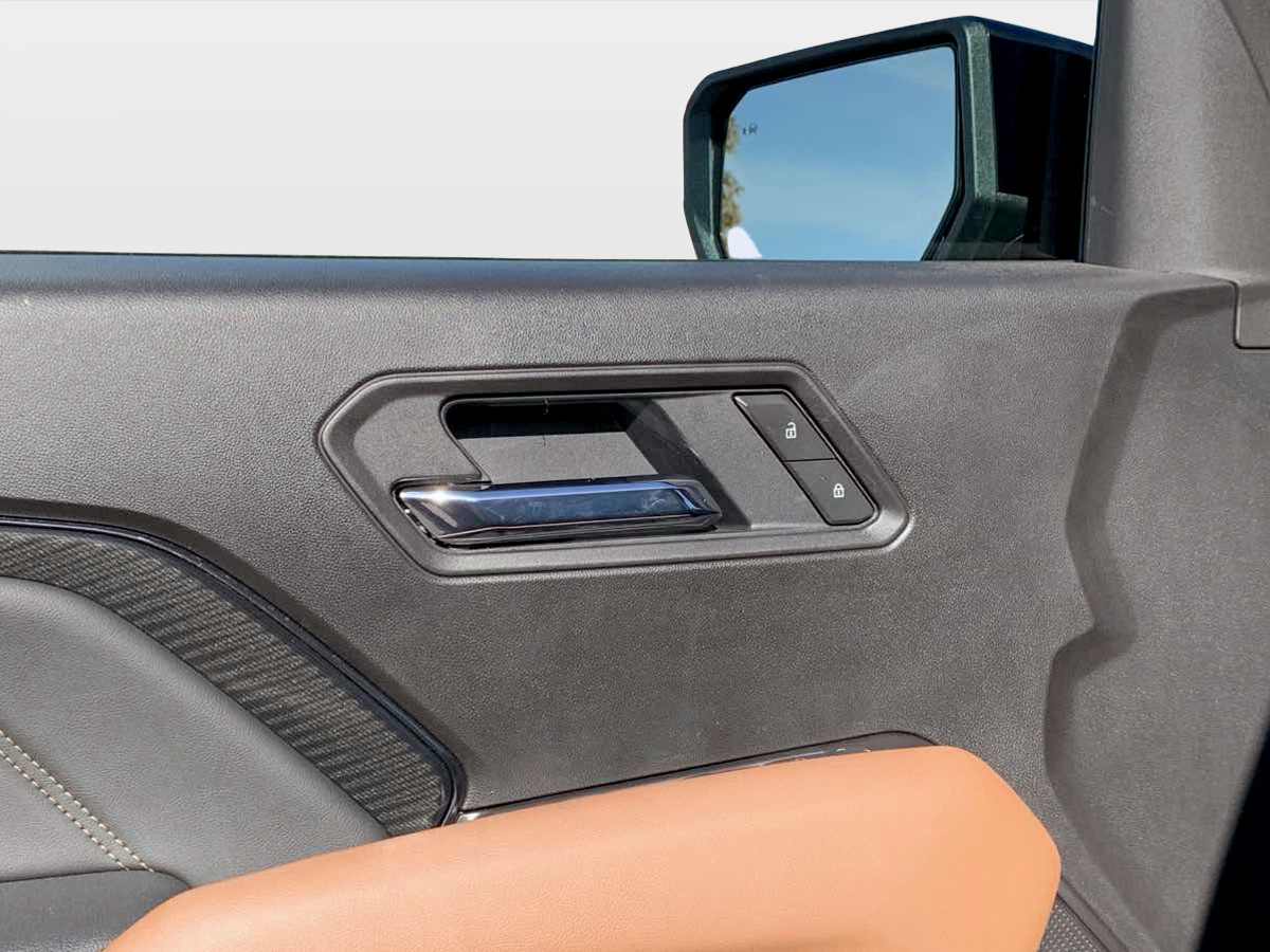 Photo 14 of this GMC Canyon