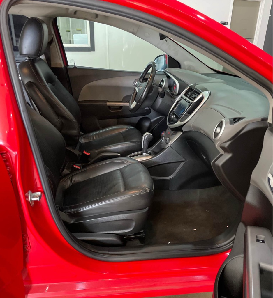 2017 Chevrolet Sonic Premier - Photo 9