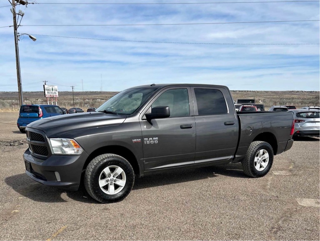 2017 RAM 1500 Express 4x4 Crew Cab 5'7's photo