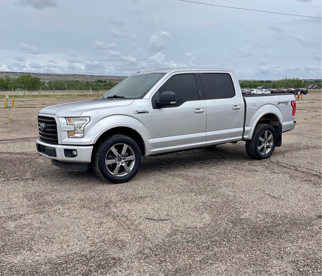 2015 Ford F-150 XLT 4x4 SuperCrew 145 in's photo