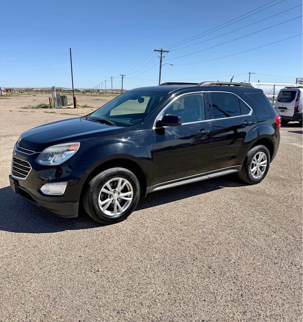 2017 Chevrolet Equinox LT's photo