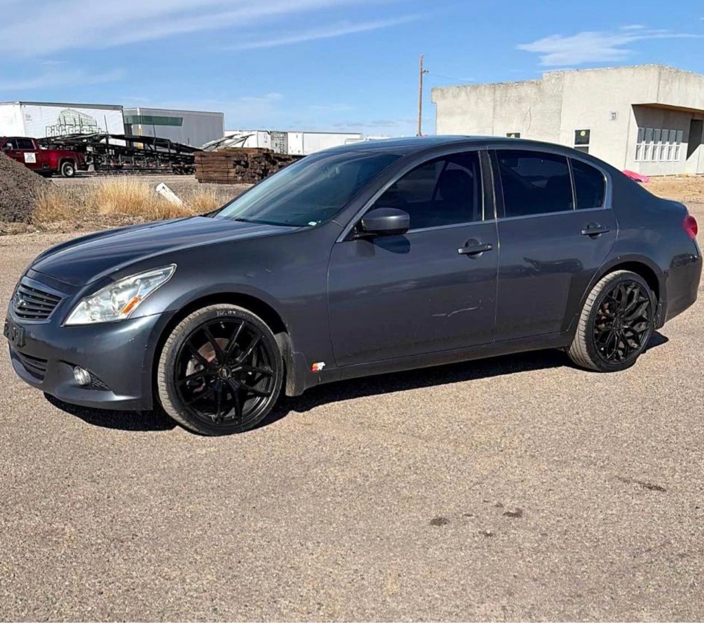 2012 INFINITI G37 Sedan x