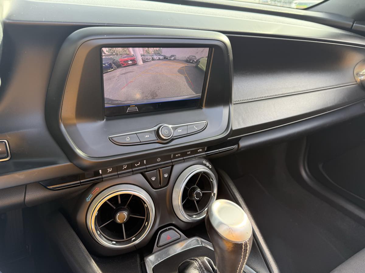 2020 Chevrolet Camaro 1LT - Photo 21