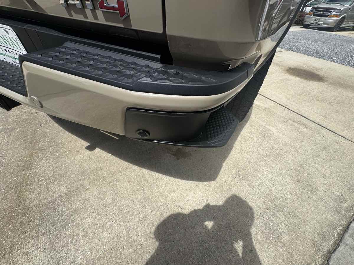 Photo 24 of this GMC Canyon