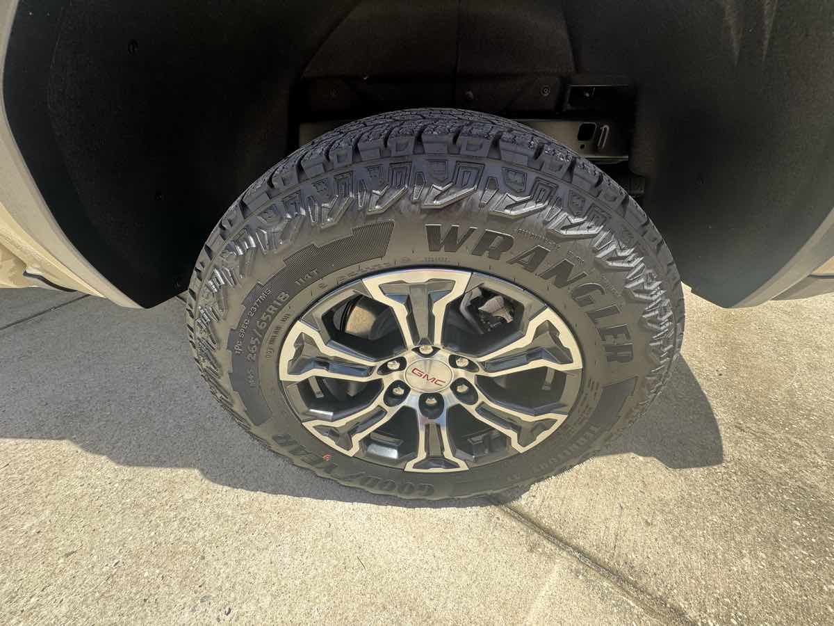 Photo 36 of this GMC Canyon