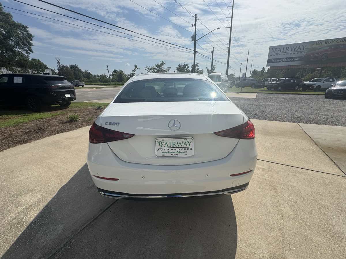 Photo 6 of this Mercedes-Benz C 300