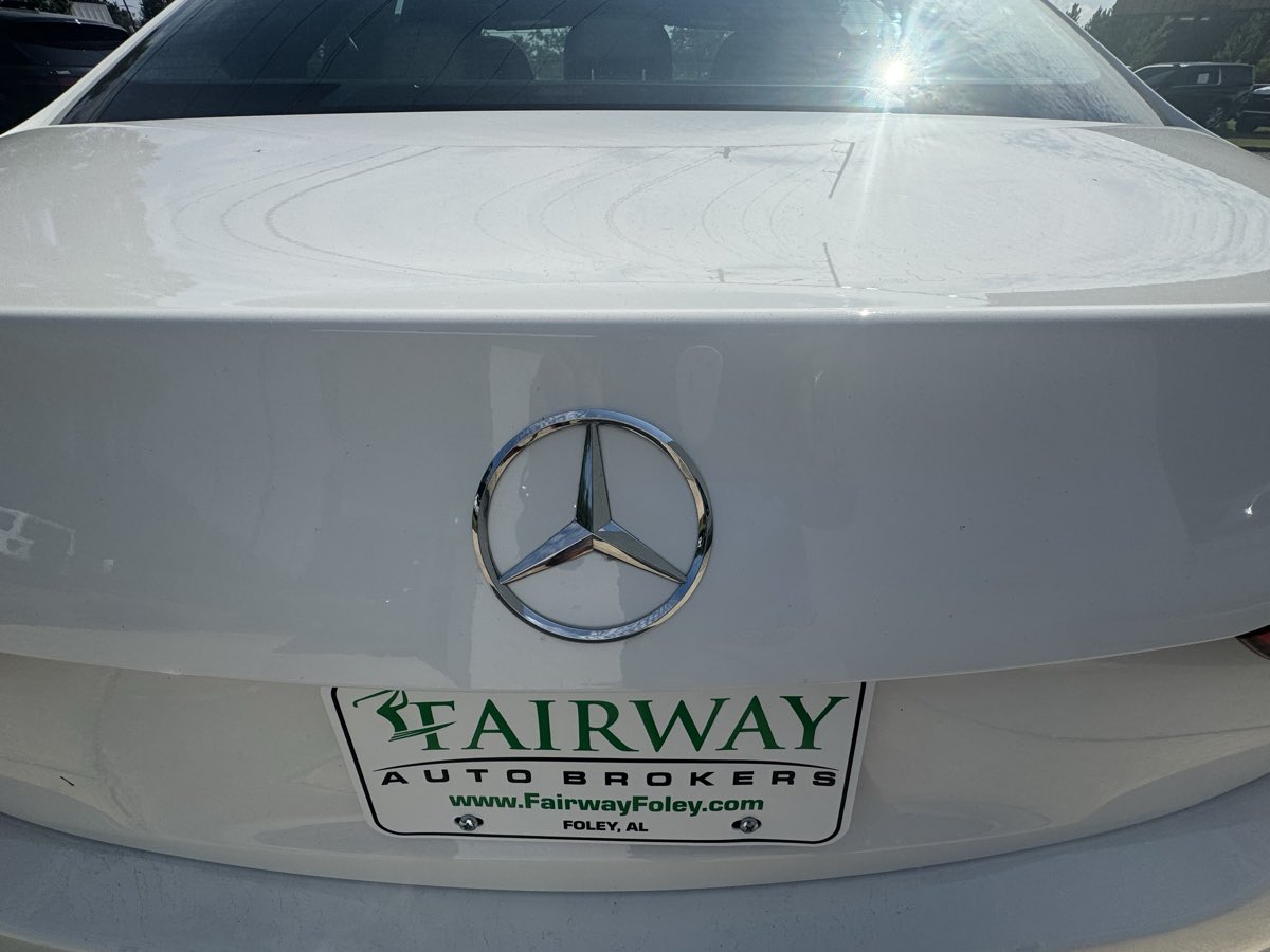 Photo 21 of this Mercedes-Benz C 300