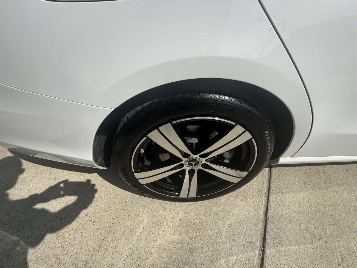 Photo 28 of this Mercedes-Benz C 300