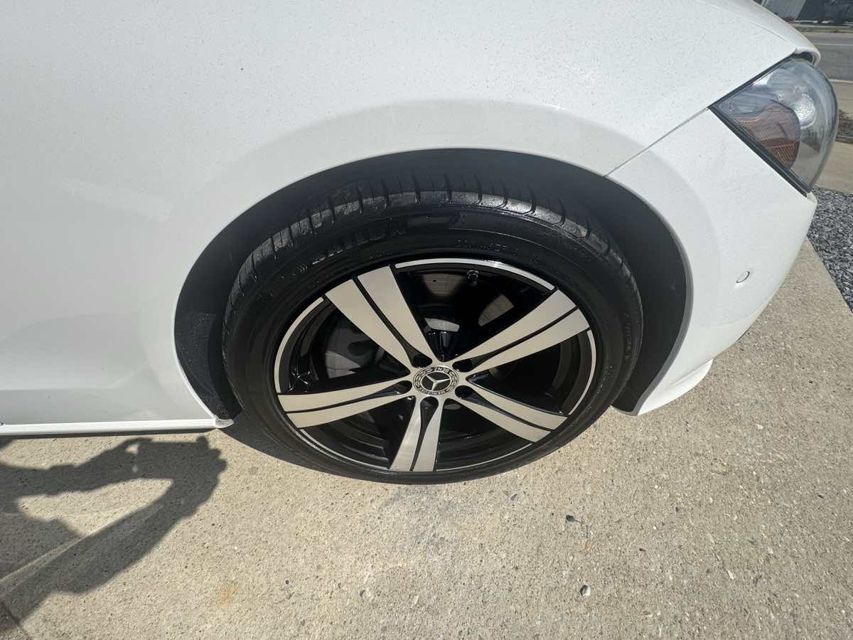 Photo 29 of this Mercedes-Benz C 300