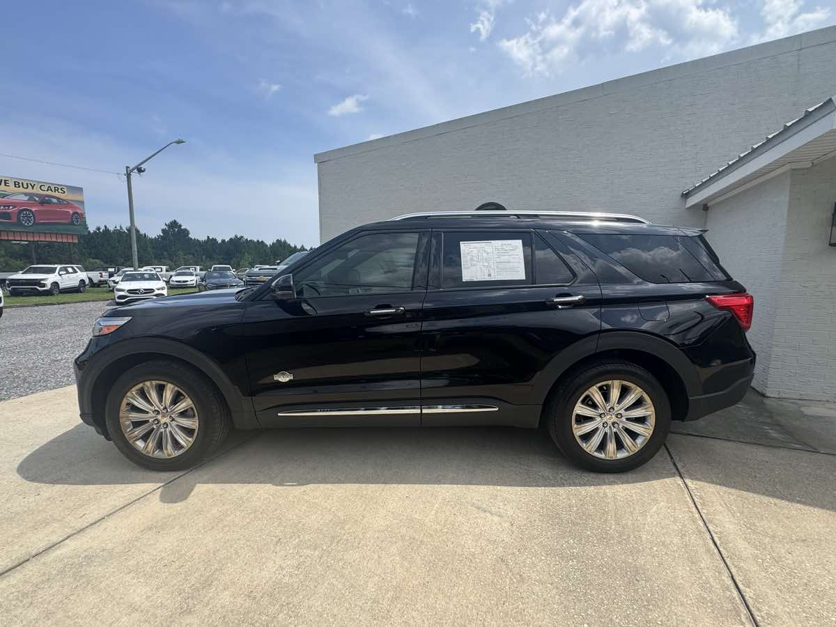 Photo 2 of this Ford Explorer