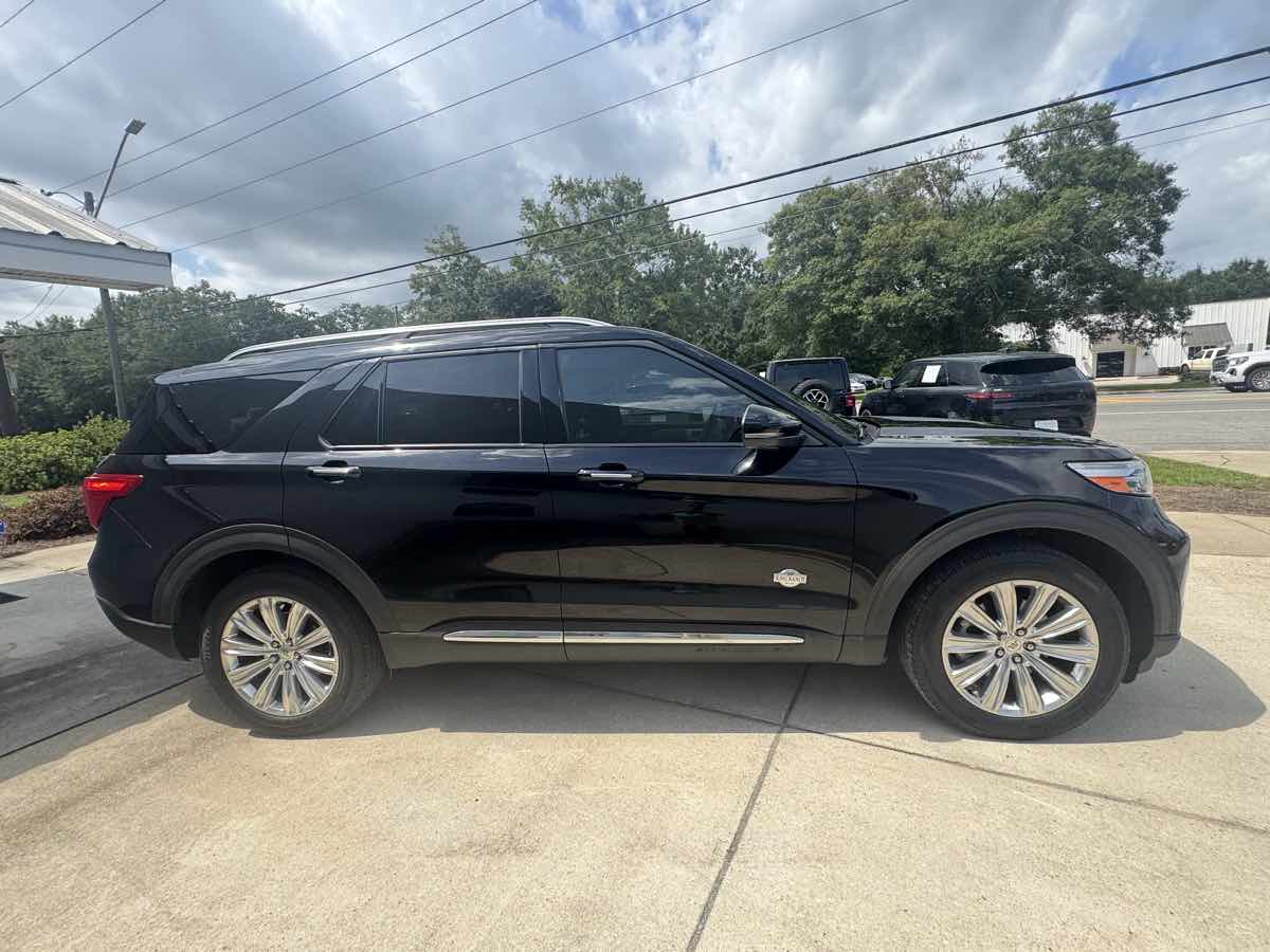 Photo 5 of this Ford Explorer